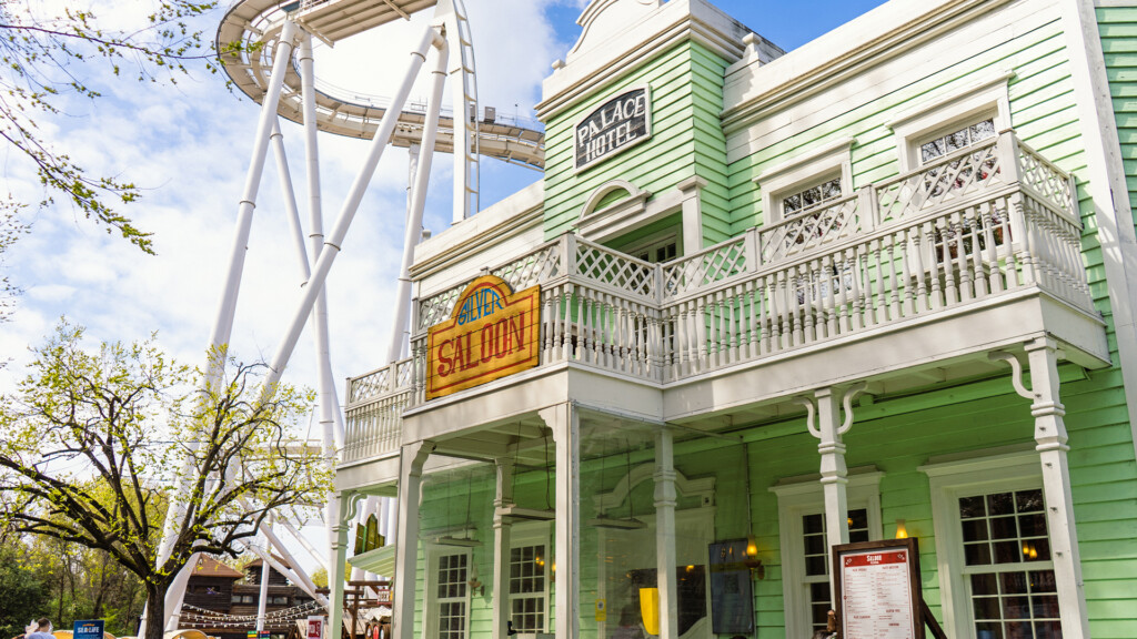 saloon pizzeria gardaland
